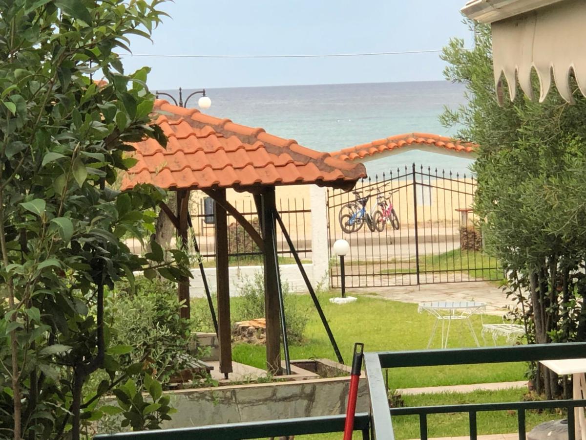 Thea Sea Apartment Nea Moudania Exterior foto